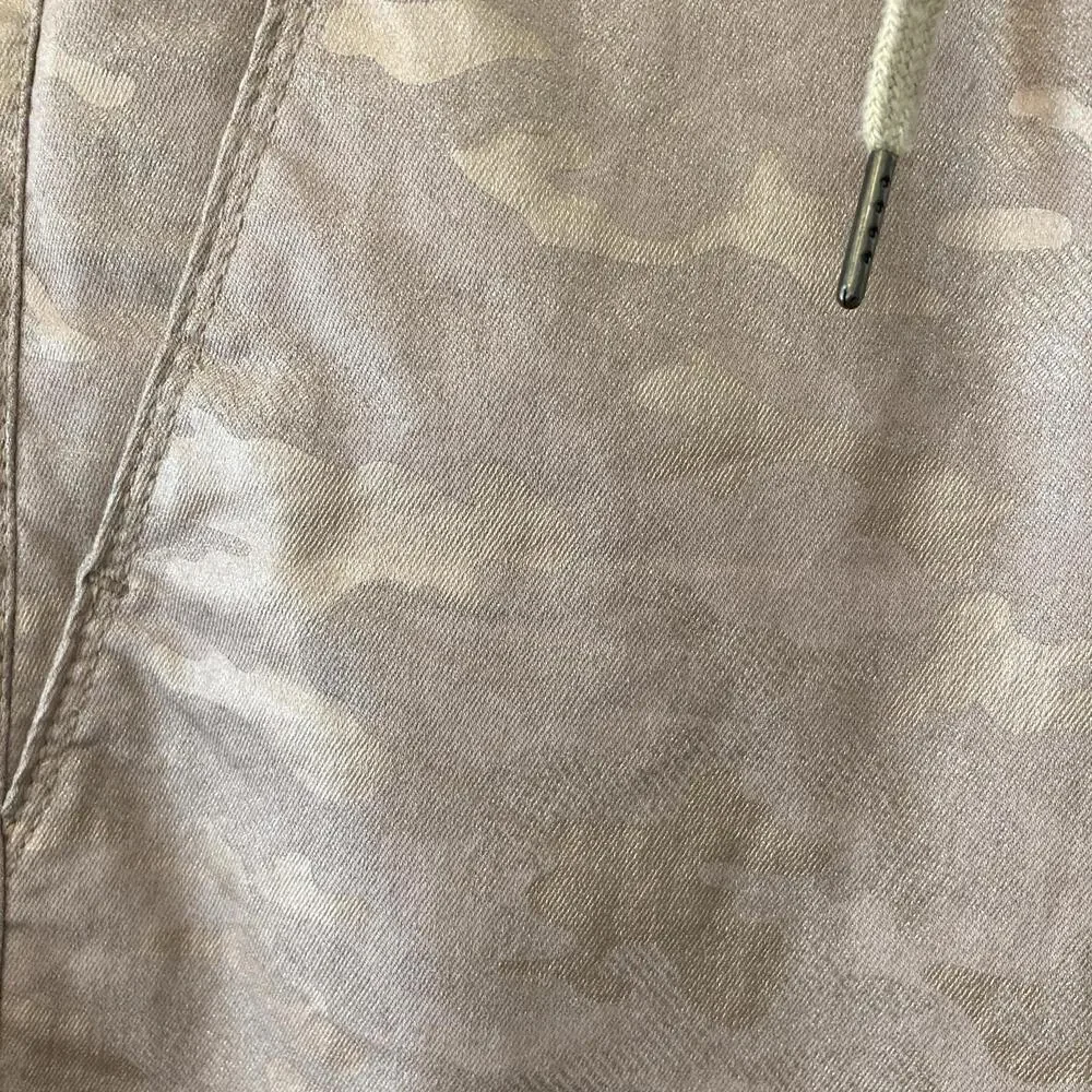 Bevy Flog Pants Size 25 Pull On Drawstring Camo Gold/Beige Shiny Metallic Chic - Picture 8 of 9